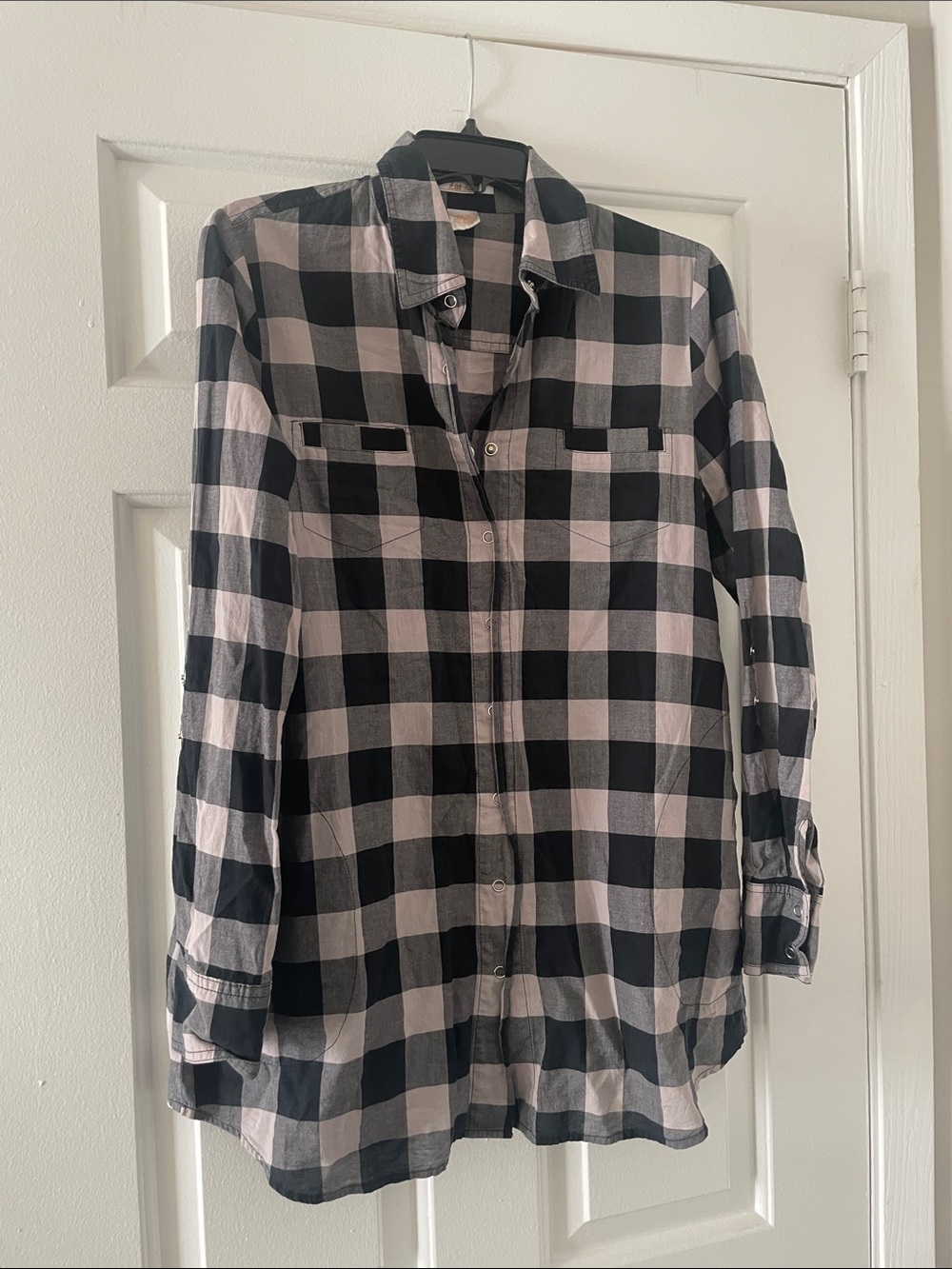 Women’s Black and Cream Plaid Long Sleeve Button-Up Shirt